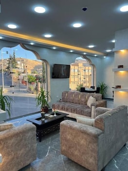 Petra Rocks Hotel,,2 star