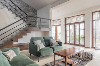 Azura Villa By Stayjade,,3 star