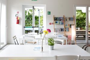 meet gardalake hostel