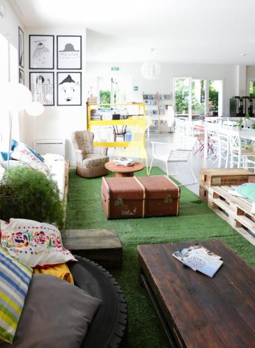 meet gardalake hostel