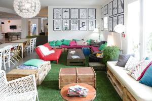 meet gardalake hostel