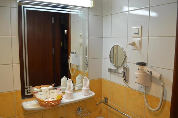 rotana al mesk hotel