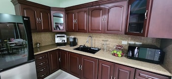 Del Pilar Bed & Breakfast,Plaza Sol 1Sur 1Oeste 60M Sur,3 star