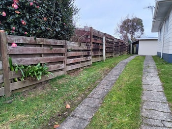 1 Double 1 Sofa Beds Garden Chalet B,,2 star