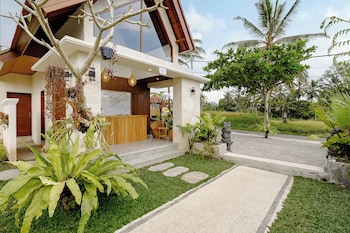 Pelana Ubud Villa,,4 star