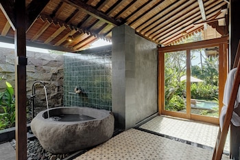 kubu cemcem mesari private villas