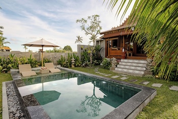 kubu cemcem mesari private villas