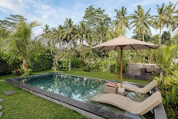 kubu cemcem mesari private villas