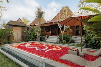 kubu cemcem mesari private villas