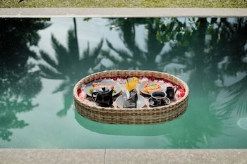 kubu cemcem mesari private villas