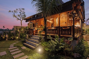 kubu cemcem mesari private villas