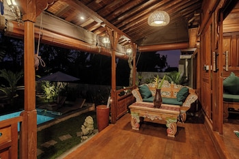 kubu cemcem mesari private villas
