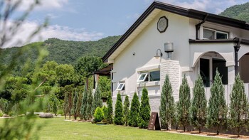 Boeun Pension At 77 Igashinjeong-Gil,,3 star