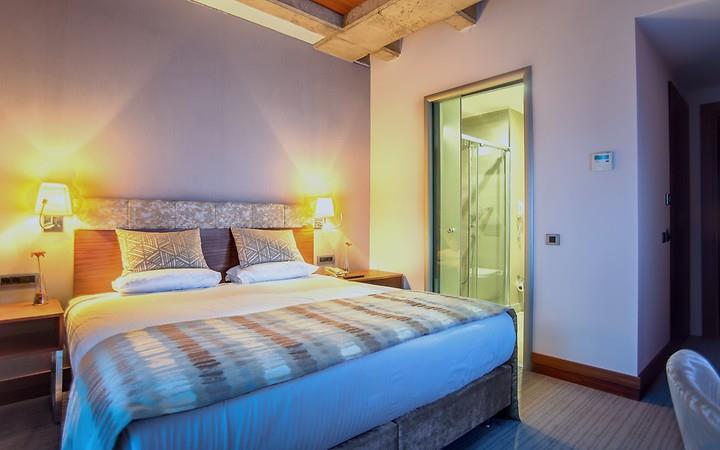 discovery hotel