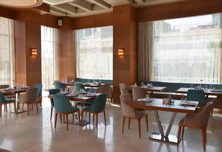 discovery hotel