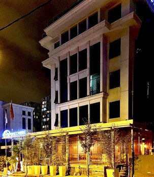 discovery hotel