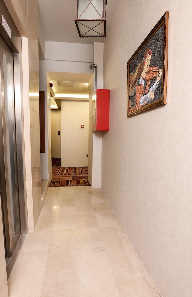 discovery hotel