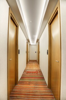 discovery hotel