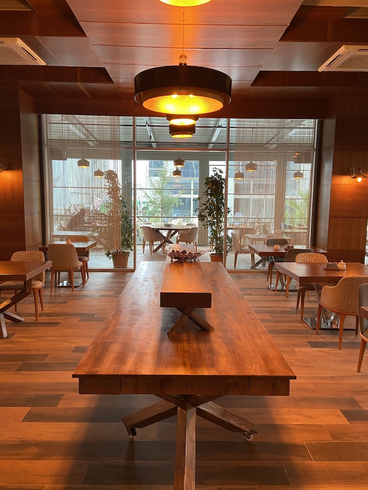 discovery hotel