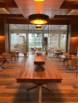 discovery hotel