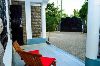 aryana holiday mansionette kisumu