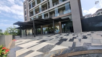 The Diamond Incity Luxury Suites By Cozy,,5 star