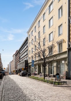 cozy studio in kamppi with perfect location