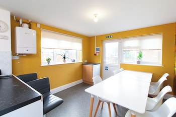 Thornbury Guest House Room 8,,2 star