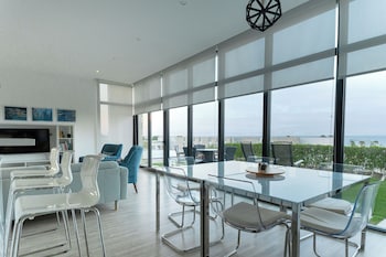 Stayr Somabay - Bay Life Home Rentals,,5 star