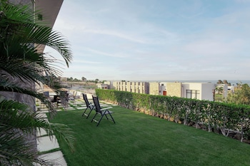 stayr somabay bay life home rentals
