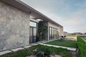 stayr somabay bay life home rentals