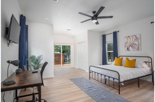 vibrant 4br 3ba oasis near happy downtown