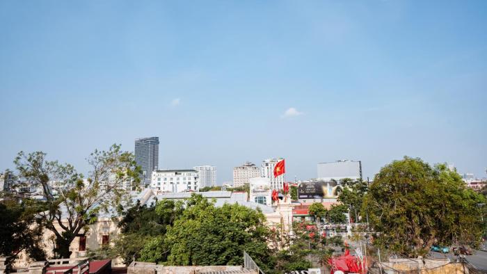 the eastern hotel and apartment