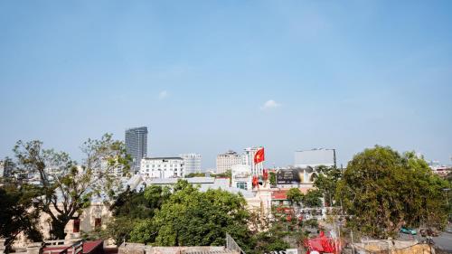 the eastern hotel and apartment