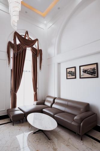 the eastern hotel and apartment