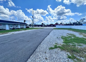 lemon bay motel