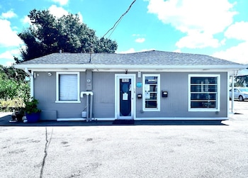 lemon bay motel