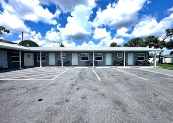 lemon bay motel