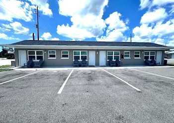 lemon bay motel