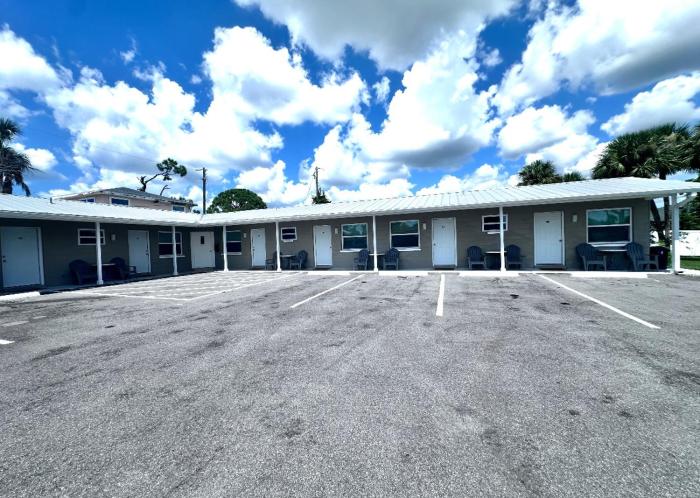 lemon bay motel