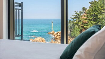 capella oceanview spa resort goseong