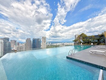 dorsett residence by crystal