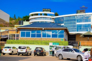 jacaranda luxury suites