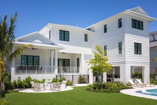 Parking Pool Dock - Shellstone House,,2 star
