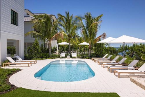 parking pool dock shellstone house