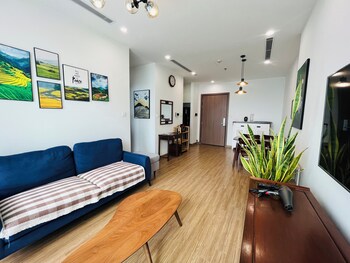 vinhome sky lake sunhometel
