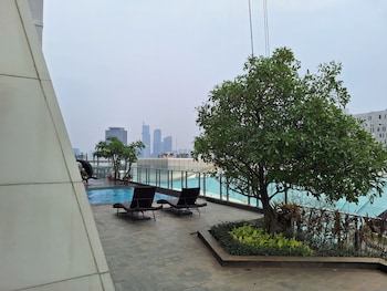 genius jakarta menteng park luxury apt
