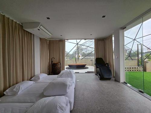 the ten poolvilla huahin