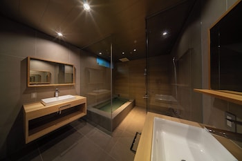 The Bergamot Hakuba,,4 star