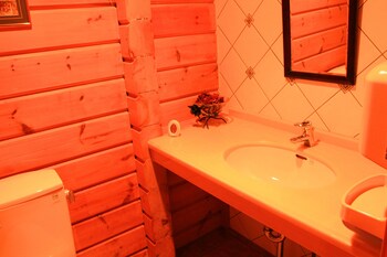 sinoyado niji hostel